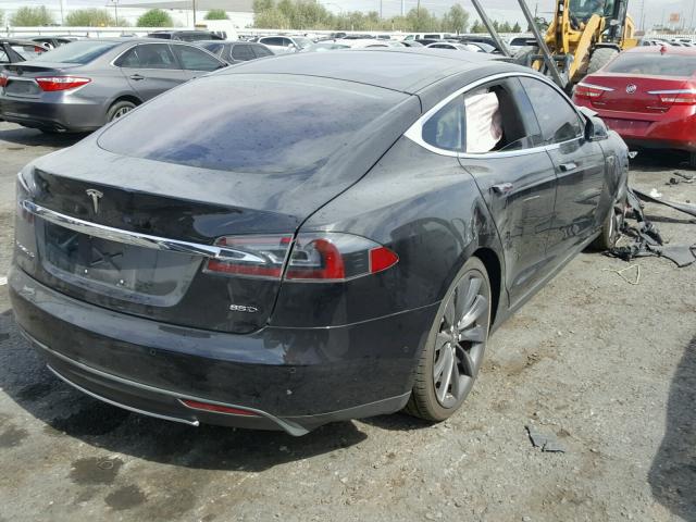 5YJSA1E28FF097657 - 2015 TESLA MODEL S Սև լուսանկար 4