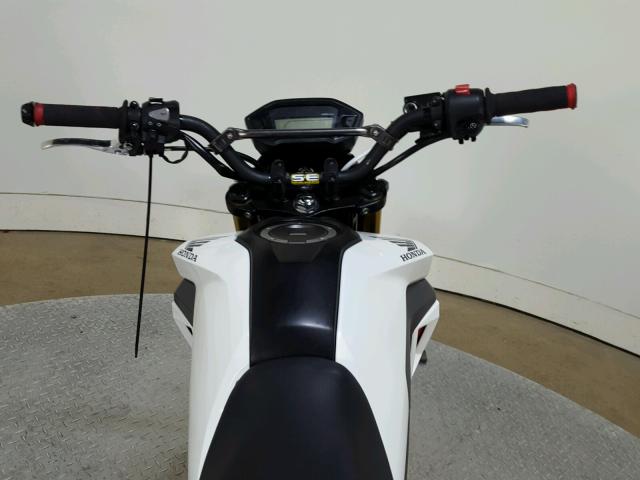 MLHJC6110H5200751 - 2017 HONDA GROM 125 WHITE photo 15