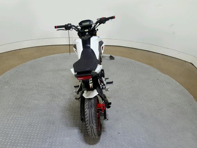 MLHJC6110H5200751 - 2017 HONDA GROM 125 WHITE photo 9