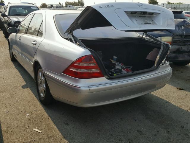 WDBNG70J51A182386 - 2001 MERCEDES-BENZ S 430 SILVER photo 3