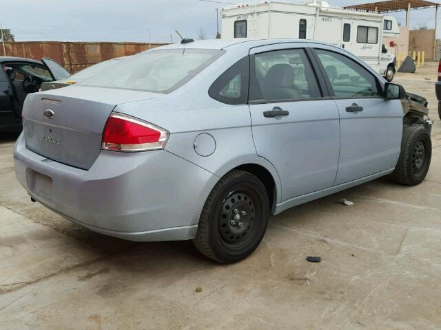 1FAHP34N59W135755 - 2009 FORD FOCUS BLUE photo 4