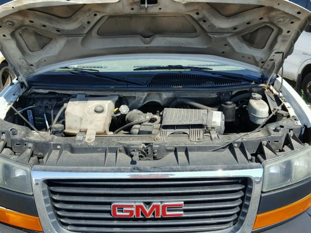 1GTHG39V351112033 - 2005 GMC SAVANA G35 WHITE photo 7