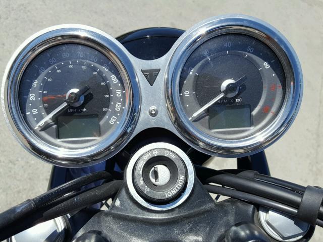 SMTD10GN1HT807929 - 2017 TRIUMPH MOTORCYCLE BONNEVILLE BLACK photo 8