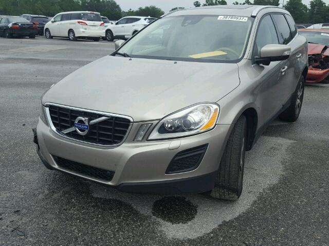 YV4902DZ3D2456867 - 2013 VOLVO XC60 T6 BEIGE photo 2