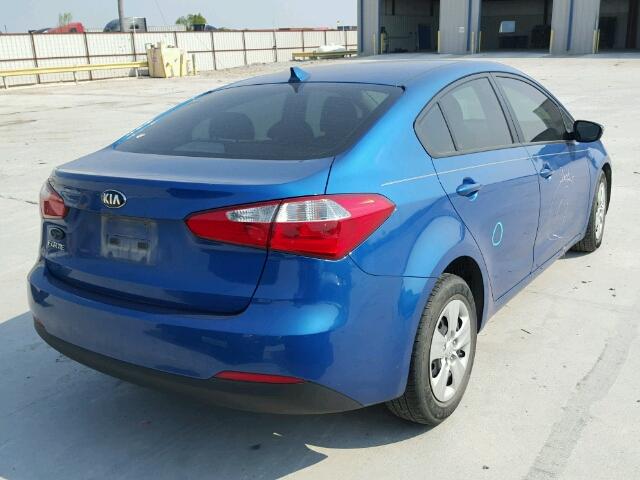 KNAFX4A64F5339711 - 2015 KIA FORTE LX BLUE photo 4