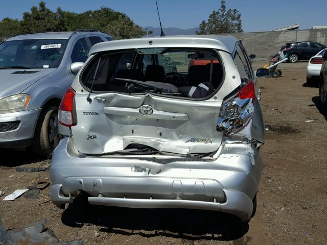 2T1KR32E53C064697 - 2003 TOYOTA MATRIX 银色 照片 9