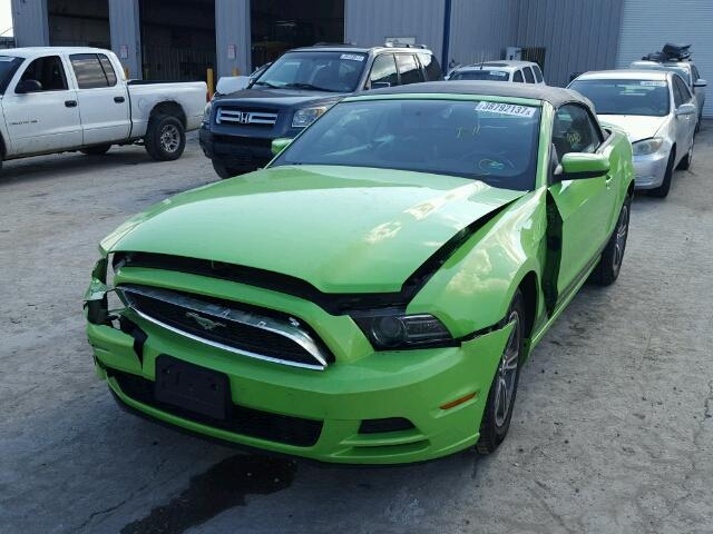 1ZVBP8EM4D5233643 - 2013 FORD MUSTANG GREEN photo 2