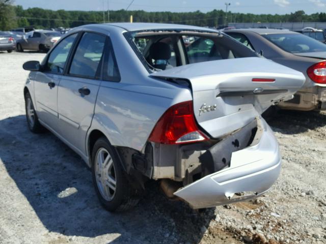 1FAFP34Z84W139608 - 2004 FORD FOCUS SE C SILVER photo 3