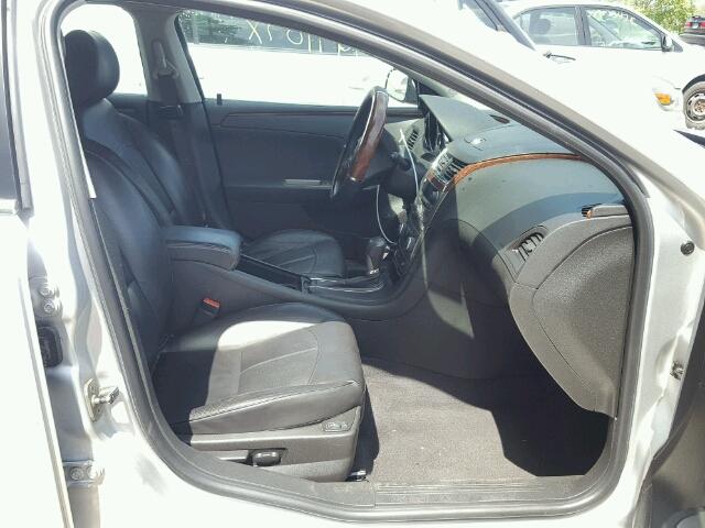 1G1ZE5E15BF382851 - 2011 CHEVROLET MALIBU LTZ 银色 照片 5