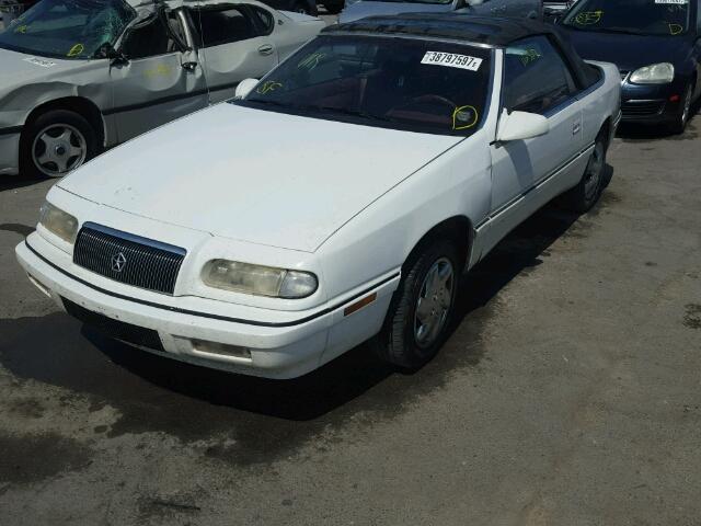 1C3EU4531RF315019 - 1994 CHRYSLER LEBARON BA WHITE photo 2