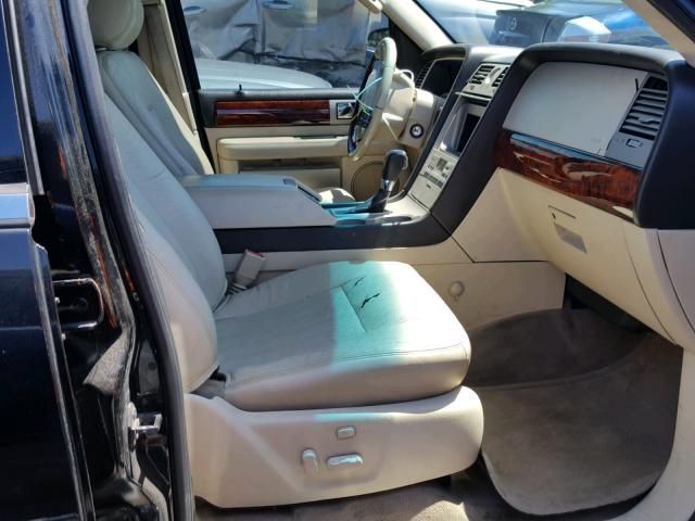 5LMFU28R73LJ20564 - 2003 LINCOLN NAVIGATOR შავი ფოტო 5