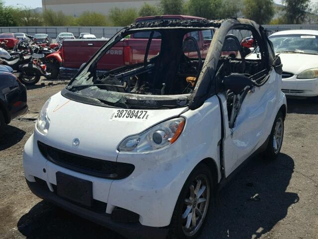 WMEEJ31X99K272095 - 2009 SMART FORTWO PUR WHITE photo 2