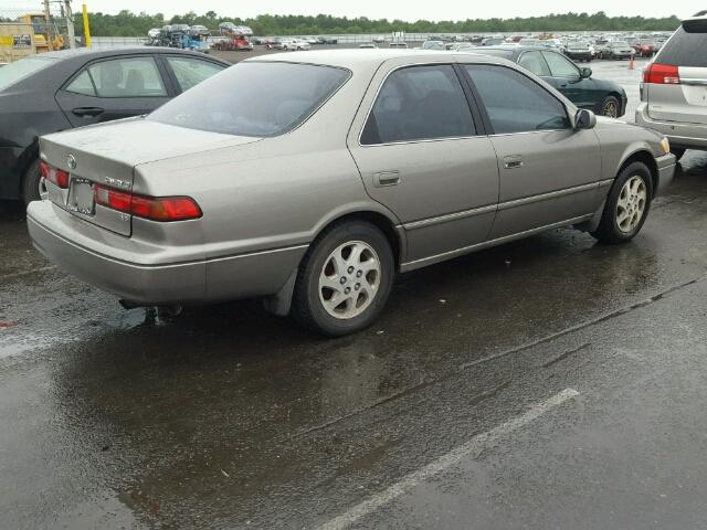 JT2BF28K2W0139167 - 1998 TOYOTA CAMRY LE GRAY photo 4