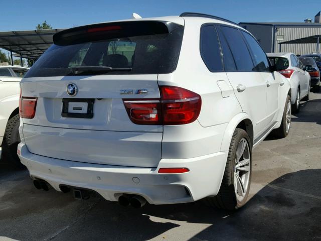 5YMGY0C58BLK27055 - 2011 BMW X5 M WHITE photo 4