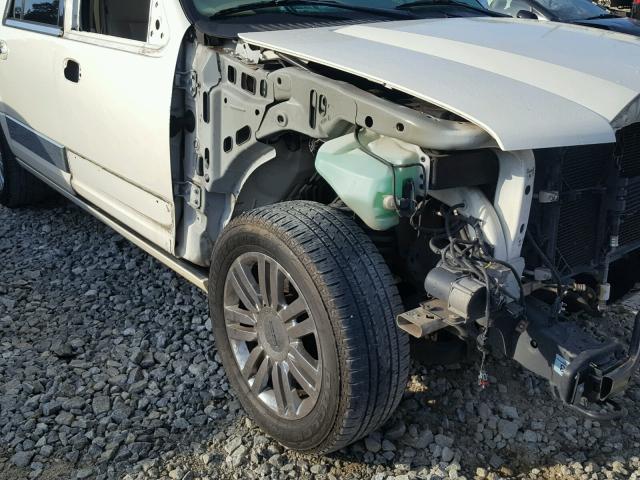 5LMFL27537LJ22027 - 2007 LINCOLN NAVIGATOR 白色 照片 9