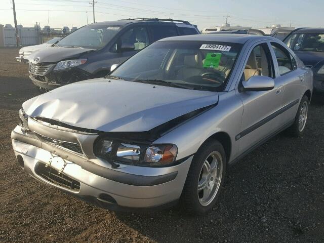 YV1RS61RX22154170 - 2002 VOLVO S60 SILVER photo 2