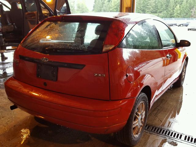 1FAFP31N56W182761 - 2006 FORD FOCUS ZX3 RED photo 4