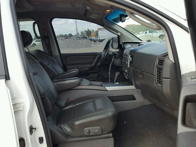 1N6BA07B67N218662 - 2007 NISSAN TITAN XE WHITE photo 5