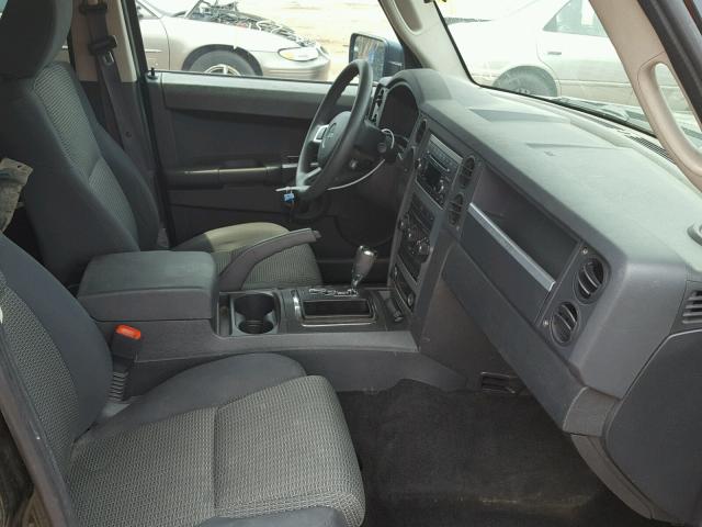 1J8HG48K08C187660 - 2008 JEEP COMMANDER BLACK photo 5