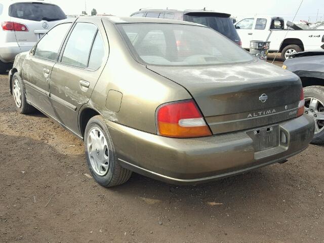 1N4DL01D8WC118014 - 1998 NISSAN ALTIMA GREEN photo 3