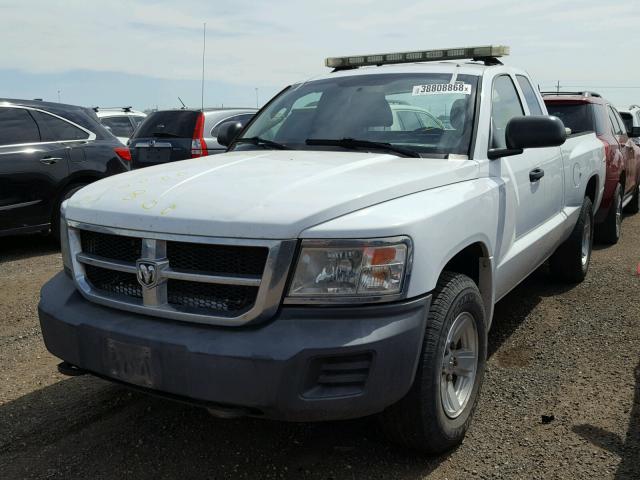 1D7HW32K38S578990 - 2008 DODGE DAKOTA SXT WHITE photo 2