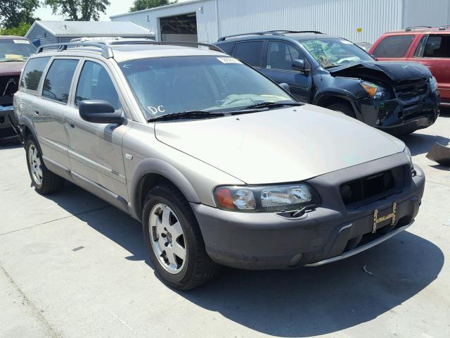 YV1SZ59H141148673 - 2004 VOLVO XC70 BEIGE photo 1