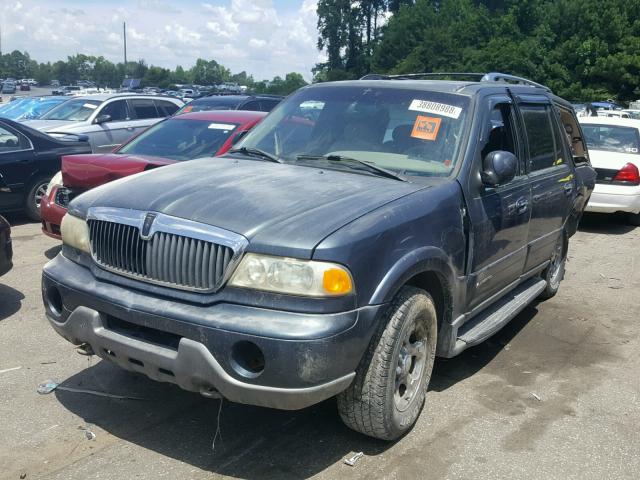 5LMFU28R61LJ30046 - 2001 LINCOLN NAVIGATOR BLUE photo 2
