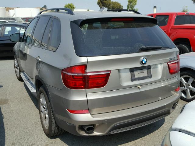 5UXZV4C54BL415815 - 2011 BMW X5 XDRIVE3 BEIGE photo 3