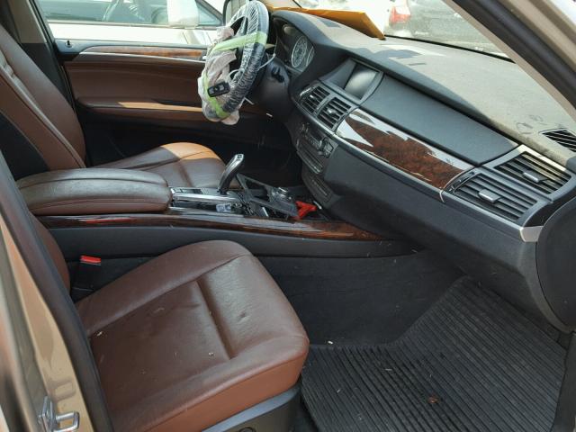 5UXZV4C54BL415815 - 2011 BMW X5 XDRIVE3 BEIGE photo 5