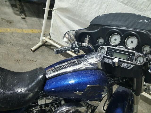 1HD1KBW136Y692998 - 2006 HARLEY-DAVIDSON FLHXI BLUE photo 5