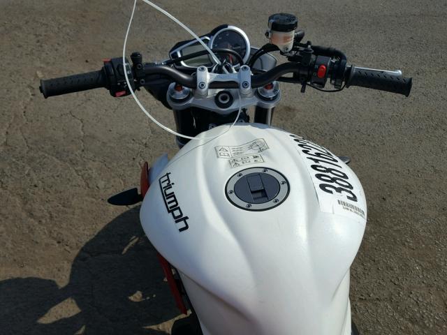 SMTL03NE1DT584403 - 2013 TRIUMPH MOTORCYCLE STREET TRI WHITE photo 5