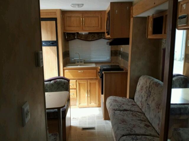 1YDT25F265E315048 - 2005 KEYSTONE HORNET WHITE photo 18