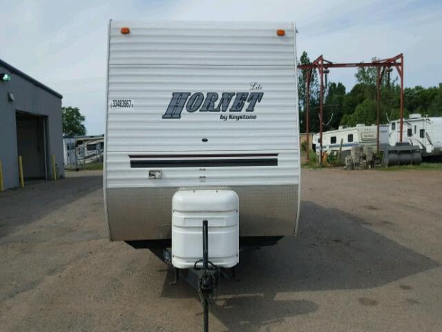 1YDT25F265E315048 - 2005 KEYSTONE HORNET WHITE photo 2