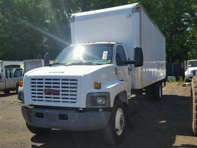 1GDJ6C1365F503576 - 2005 GMC C6500 C6C0 WHITE photo 2