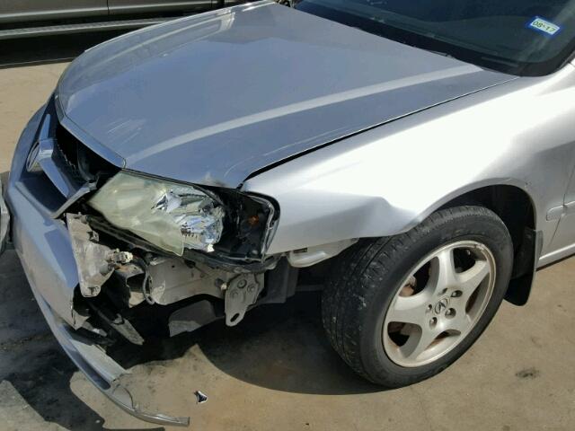 19UUA56732A059929 - 2002 ACURA 3.2TL SILVER photo 9