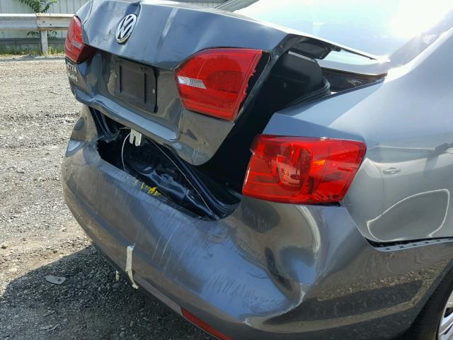 3VW2K7AJ4DM383170 - 2013 VOLKSWAGEN JETTA BASE Մոխրագույն լուսանկար 9