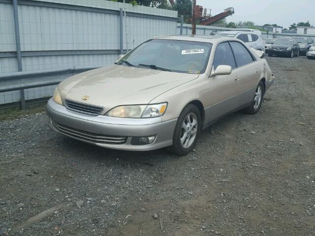 JT8BF28G7Y0245604 - 2000 LEXUS ES 300 GOLD photo 2