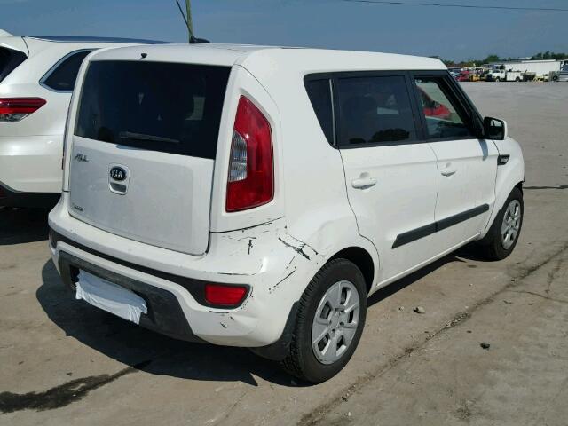 KNDJT2A53D7773219 - 2013 KIA SOUL WHITE photo 4