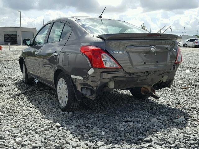 3N1CN7AP1GL907097 - 2016 NISSAN VERSA S GRAY photo 3