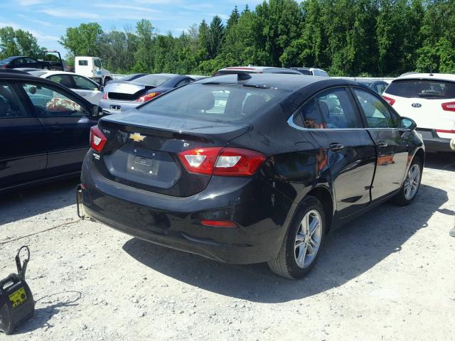 1G1BE5SM7J7178321 - 2018 CHEVROLET CRUZE LT BLACK photo 4