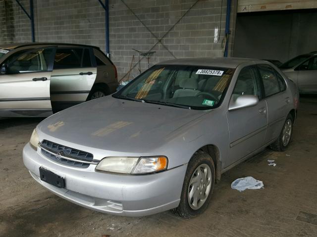 1N4DL01D3WC237069 - 1998 NISSAN ALTIMA XE SILVER photo 2