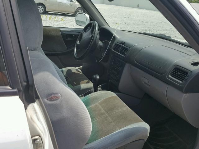JF1SF65631H708128 - 2001 SUBARU FORESTER S თეთრი ფოტო 5
