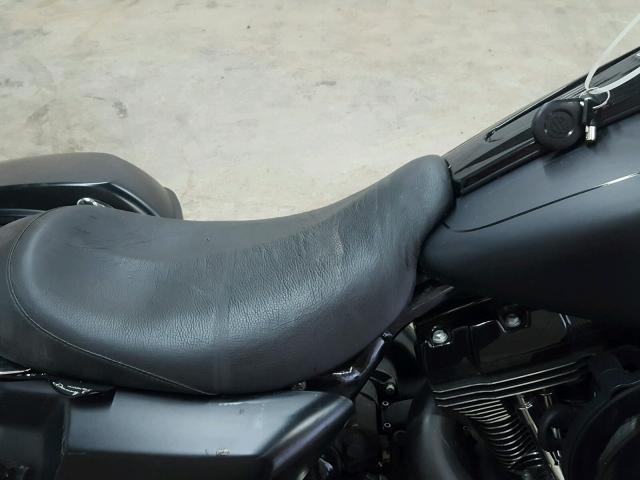 1HD1KRM10EB643089 - 2014 HARLEY-DAVIDSON FLHXS STRE BLACK photo 5