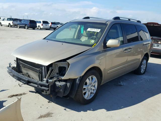 KNDMB233966059275 - 2006 KIA SEDONA EX TAN photo 2