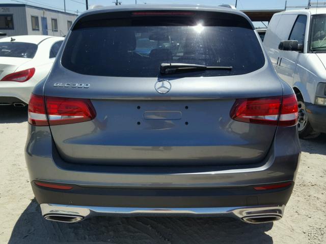 WDC0G4JB7HV006003 - 2017 MERCEDES-BENZ GLC 300 GRAY photo 9