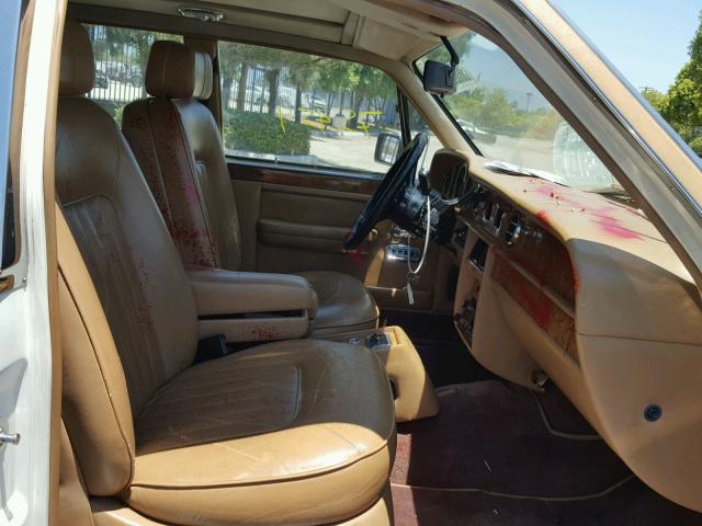 SCAZN02A0JCX22476 - 1988 ROLLS-ROYCE SILVER SPU WHITE photo 5