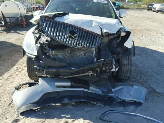 5GAER23D09J214730 - 2009 BUICK ENCLAVE CX WHITE photo 9