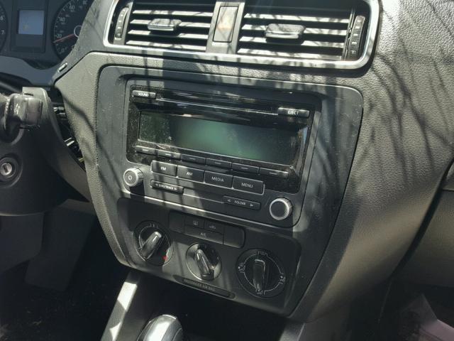 3VW2K7AJ4DM200981 - 2013 VOLKSWAGEN JETTA BASE Սպիտակ լուսանկար 9