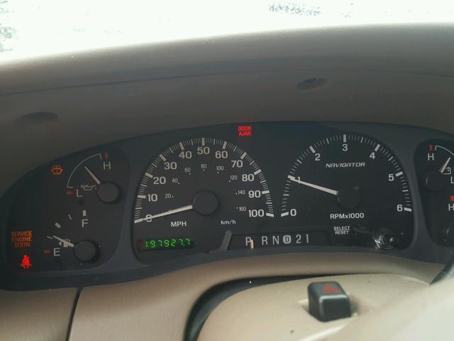 5LMEU27RX1LJ30693 - 2001 LINCOLN NAVIGATOR Grün Foto 8