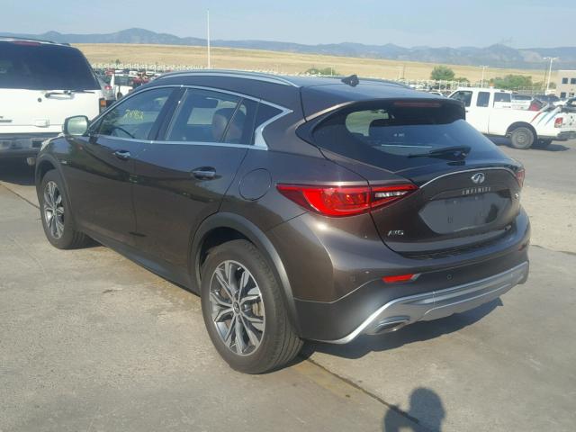 SJKCH5CRXHA016738 - 2017 INFINITI QX30 BASE BROWN photo 3